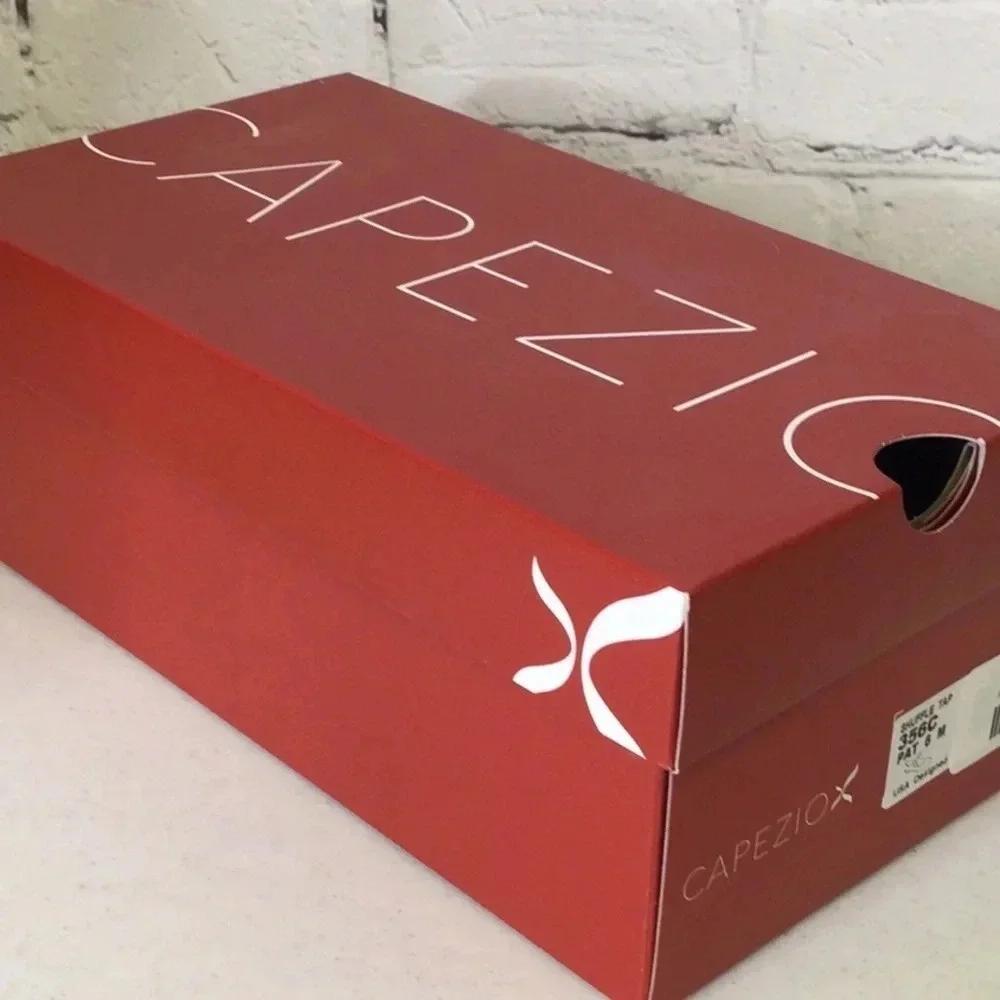 New In Box Capezio Girls Dance Tap Shoes size 6